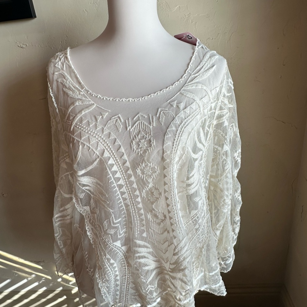 Elegant White Embroidered Blouse Size L